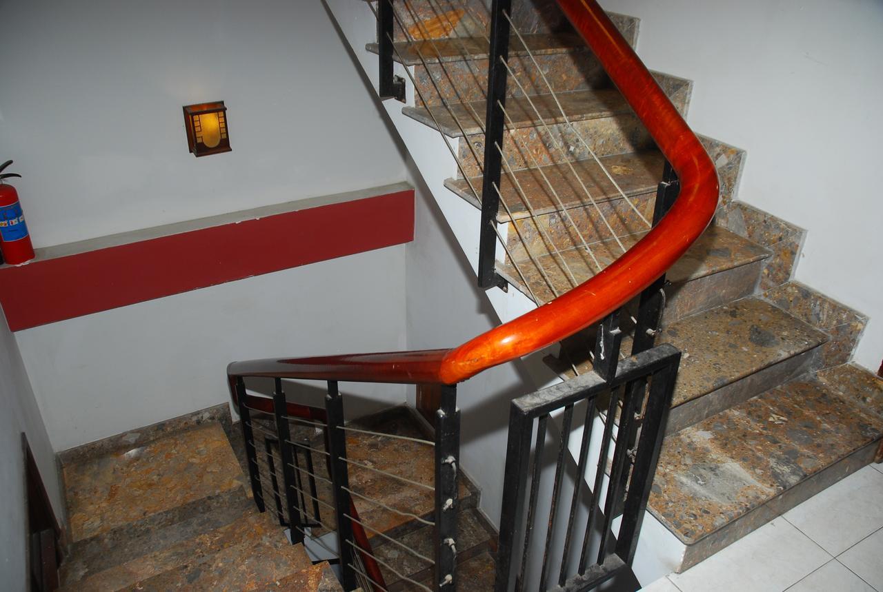 Volga Hotel Хуе Екстериор снимка